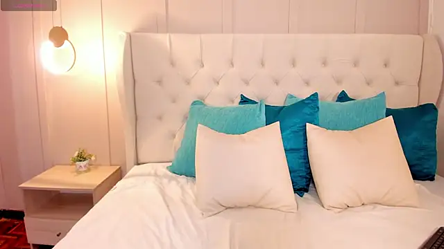 Snapshot of bhritany_brow chatting on 02-08-25, 03:00 bhritany brow online show from 02-08-25, 03:00