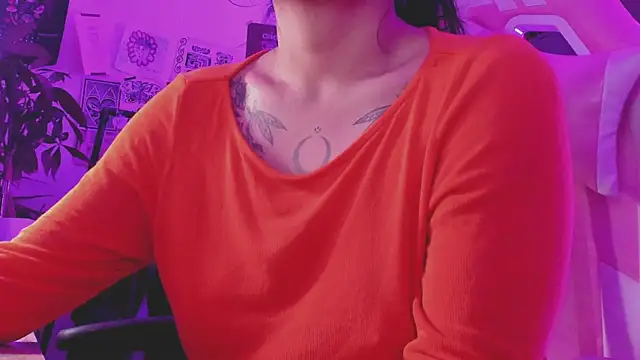 Snapshot of annie_walker6 chatting on 03-11-25, 03:26 annie walker6 online show from 03-11-25, 03:26