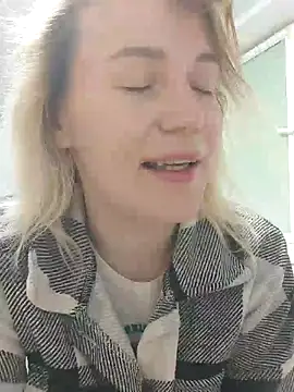 Snapshot of Linda_Gregory chatting on 01-31-25, 01:11 Linda Gregory online show from 01-31-25, 01:11