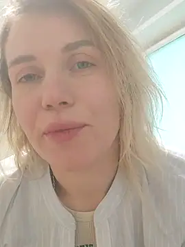 Snapshot of Linda_Gregory chatting on 02-25-25, 11:11 Linda Gregory online show from 02-25-25, 11:11