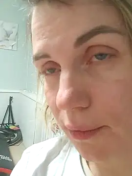 Snapshot of Linda_Gregory chatting on 02-26-25, 02:15 Linda Gregory online show from 02-26-25, 02:15