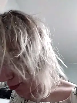 Snapshot of Linda_Gregory chatting on 10-06-25, 10:18 Linda Gregory online show from 10-06-25, 10:18