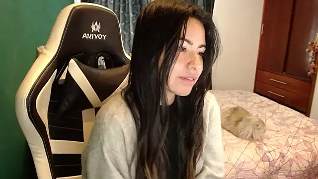 alice middlee online show from 07-21-26, 03:47