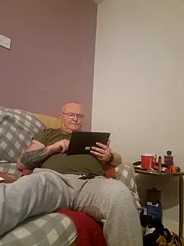 FriendlyDave online show from 02-26-25, 05:09