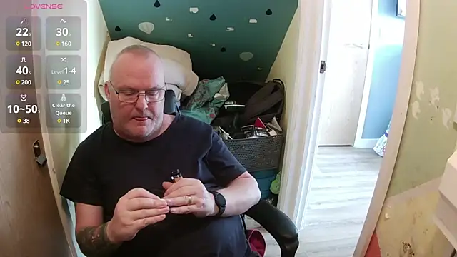 FriendlyDave online show from 03-20-25, 01:59