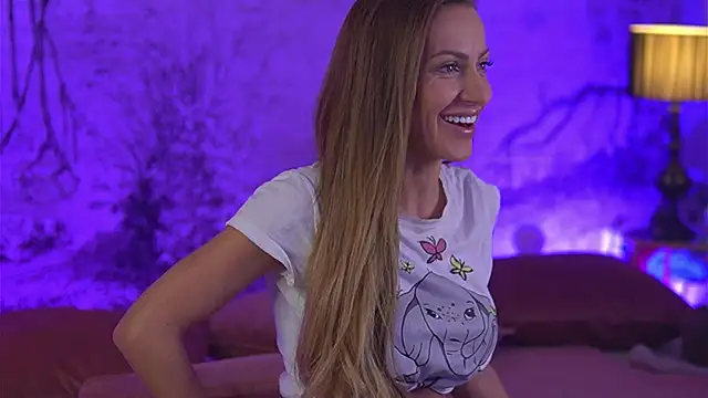 Snapshot of YamiraKim chatting on 02-26-26, 07:24 YamiraKim online show from 02-26-26, 07:24