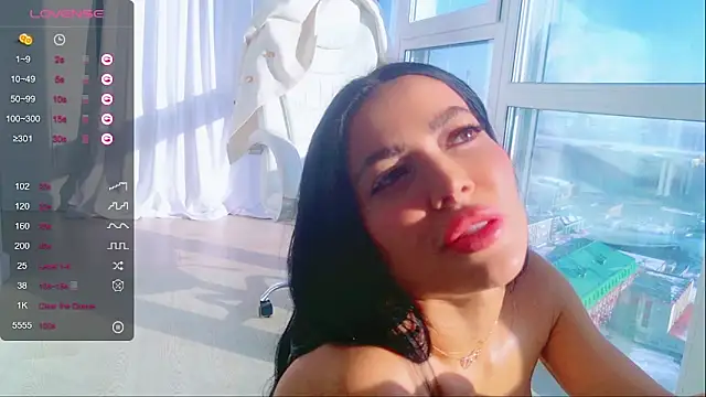 Snapshot of wowEva chatting on 02-07-25, 08:33 wowEva online show from 02-07-25, 08:33