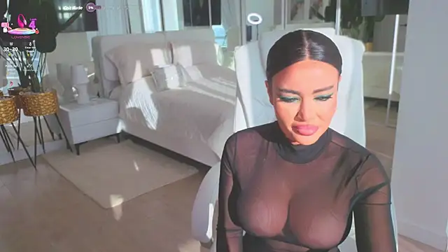 Snapshot of wowEva chatting on 11-16-25, 09:26 wowEva online show from 11-16-25, 09:26