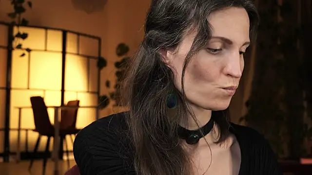 yulladao online show from 11-18-25, 06:01