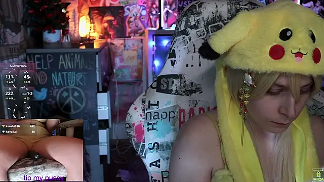 Snapshot of ShiroiFubuki chatting on 03-04-25, 07:01 ShiroiFubuki online show from 03-04-25, 07:01