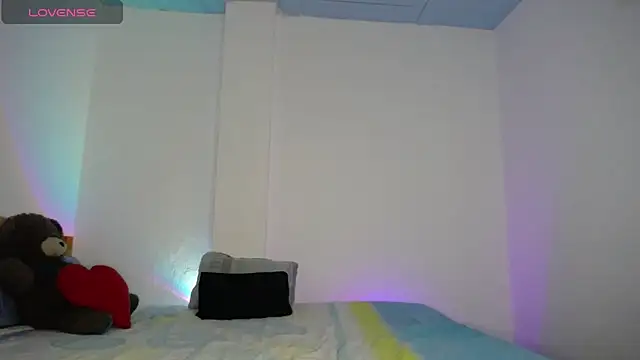 Snapshot of monkeywillwhite chatting on 12-04-24, 10:19 monkeywillwhite online show from 12-04-24, 10:19