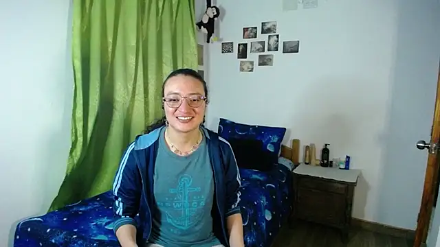 Snapshot of monkeywillwhite chatting on 10-23-25, 02:11 monkeywillwhite online show from 10-23-25, 02:11