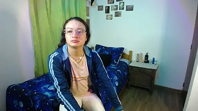 Snapshot of monkeywillwhite chatting on 10-25-25, 03:03 monkeywillwhite online show from 10-25-25, 03:03