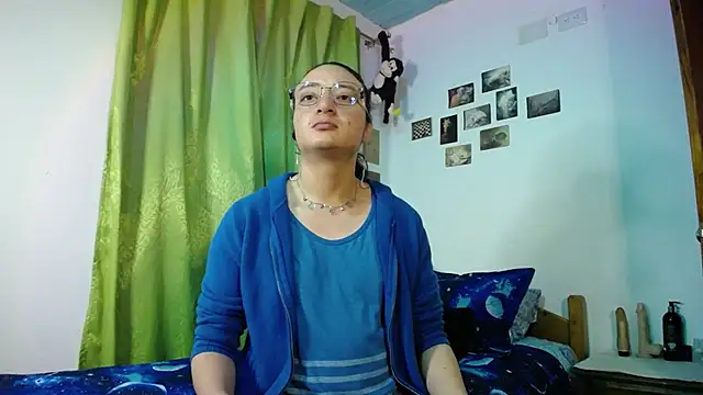 Snapshot of monkeywillwhite chatting on 10-27-25, 12:26 monkeywillwhite online show from 10-27-25, 12:26