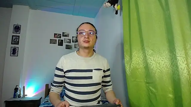 Snapshot of monkeywillwhite chatting on 11-06-25, 02:12 monkeywillwhite online show from 11-06-25, 02:12