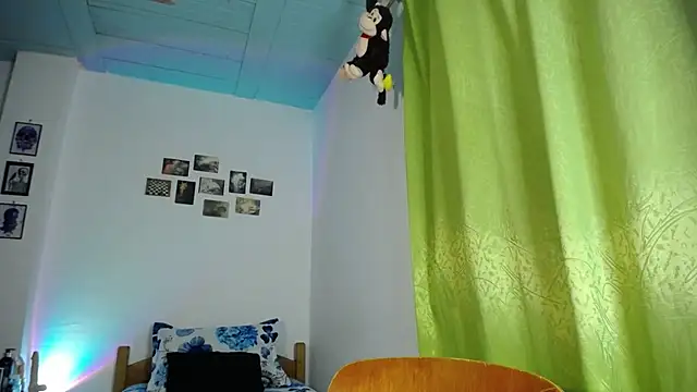 Snapshot of monkeywillwhite chatting on 11-16-25, 05:13 monkeywillwhite online show from 11-16-25, 05:13