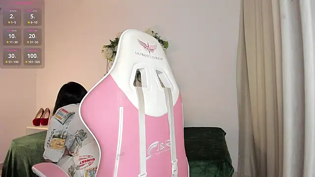 Jiggly   online show from 10-11-25, 01:16