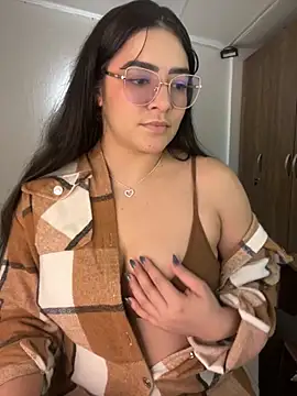 Lia flowers online show from 11-22-25, 01:15