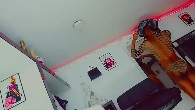 Snapshot of candy_kendall chatting on 09-19-25, 12:28 candy kendall online show from 09-19-25, 12:28