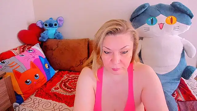 Snapshot of KerryBlareX chatting on 04-28-26, 10:42 KerryBlareX online show from 04-28-26, 10:42