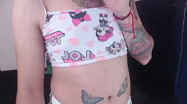 Snapshot of queenofwetqueens chatting on 12-02-24, 04:42 queenofwetqueens online show from 12-02-24, 04:42