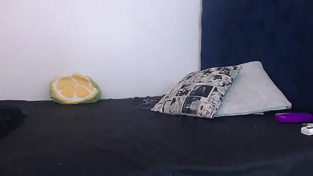 Snapshot of queenofwetqueens chatting on 11-14-25, 04:38 queenofwetqueens online show from 11-14-25, 04:38