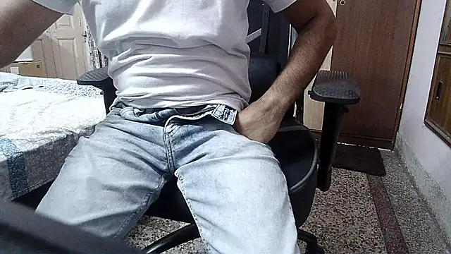 Snapshot of insanefreak69 chatting on 02-08-25, 01:22 insanefreak69 online show from 02-08-25, 01:22