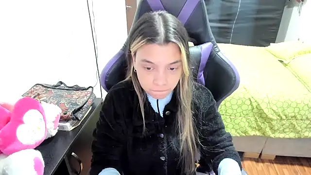 LuisaReyes 2911 online show from 10-18-25, 02:14