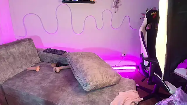 Snapshot of a_belladanger chatting on 02-27-25, 03:58 a belladanger online show from 02-27-25, 03:58