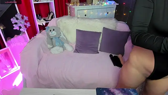 Queen baby online show from 12-25-24, 01:20