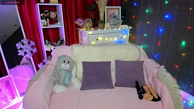 Queen baby online show from 12-28-24, 01:39