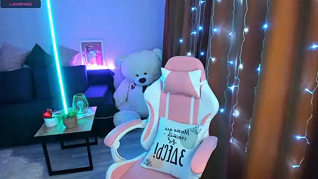 Queen baby online show from 12-15-25, 02:38