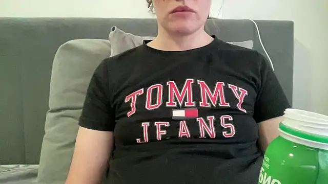 vanessa4you online show from 10-10-25, 04:00