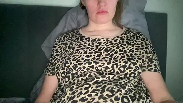 vanessa4you online show from 10-15-25, 04:01