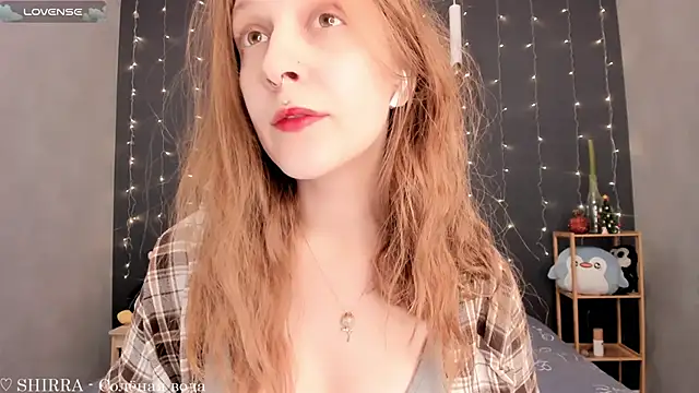 Snapshot of SolarAlice chatting on 12-15-24, 06:26 SolarAlice online show from 12-15-24, 06:26