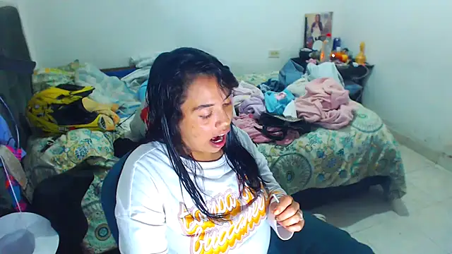 AmaraRoberts420 online show from 10-22-25, 02:12