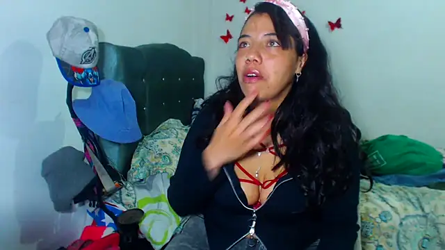 AmaraRoberts420 online show from 11-22-25, 01:37