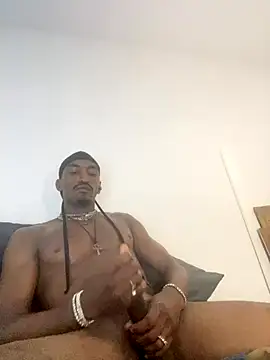 Snapshot of AndreMillz69 chatting on 11-25-25, 09:53 AndreMillz69 online show from 11-25-25, 09:53