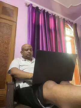 Snapshot of Dick_6inches chatting on 10-11-25, 03:06 Dick 6inches online show from 10-11-25, 03:06