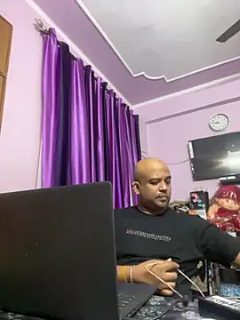 Snapshot of Dick_6inches chatting on 10-27-25, 03:16 Dick 6inches online show from 10-27-25, 03:16