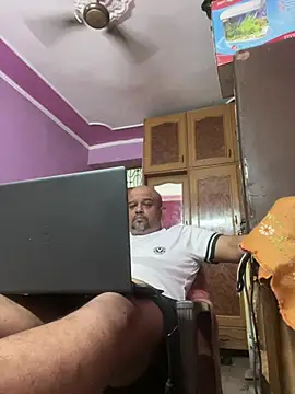 Snapshot of Dick_6inches chatting on 07-12-26, 05:09 Dick 6inches online show from 07-12-26, 05:09