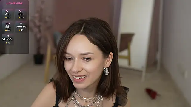 Snapshot of VivianLy_ chatting on 01-03-25, 11:14 VivianLy online show from 01-03-25, 11:14