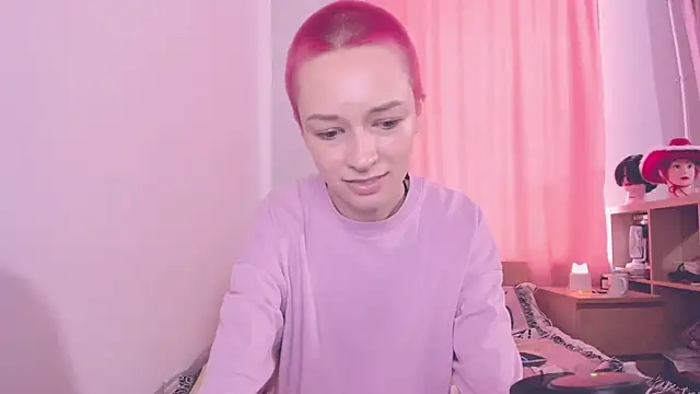 VivianLy  online show from 05-19-26, 01:39