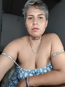 Snapshot of Yessi_rousse chatting on 05-15-26, 11:34 Yessi rousse online show from 05-15-26, 11:34