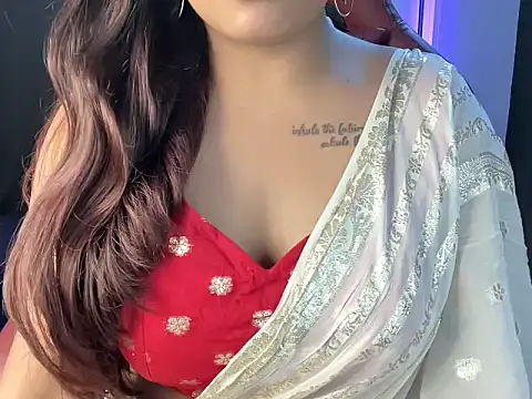 Snapshot of shanayaaa_1 chatting on 09-21-25, 06:42 shanayaaa 1 online show from 09-21-25, 06:42