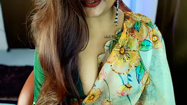 Snapshot of shanayaaa_1 chatting on 10-21-25, 07:03 shanayaaa 1 online show from 10-21-25, 07:03