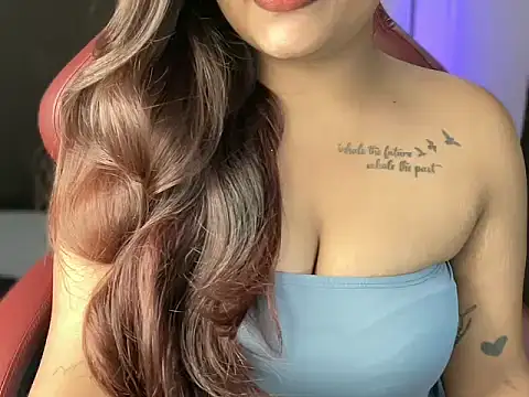 Snapshot of shanayaaa_1 chatting on 11-18-25, 06:45 shanayaaa 1 online show from 11-18-25, 06:45