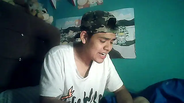 Snapshot of Valesh20 chatting on 10-23-25, 01:27 Valesh20 online show from 10-23-25, 01:27