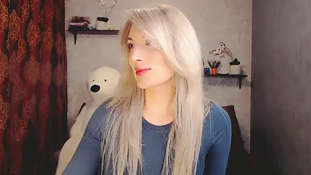 Snapshot of MillaXQueen chatting on 02-03-25, 12:57 MillaXQueen online show from 02-03-25, 12:57