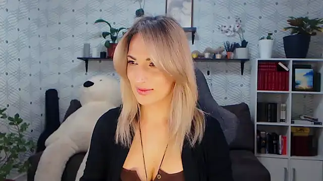 MillaXQueen online show from 02-07-26, 03:16